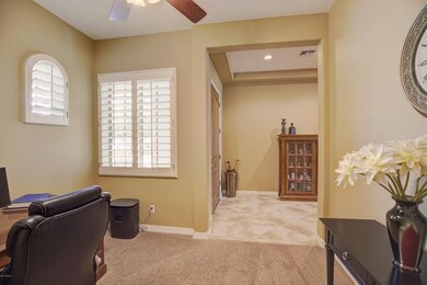 Entry/den