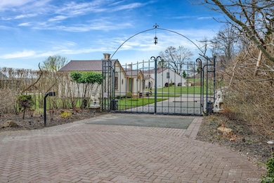 717 Short Beach Rd, Saint James, NY 11780 - photo 5