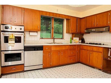Kitchen. New Stainless Steel Double Ovens!  All ap