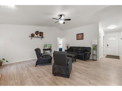 618 NE Faloma Rd, Portland, OR 97211 - photo 4