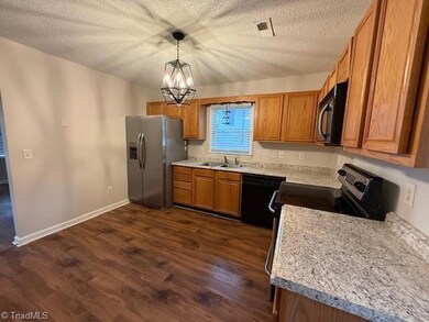 710 Garrett St, Greensboro, NC 27406 - photo 4