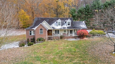 203 Peoples Farm Rd, Johnson City, TN 37601 - photo 2