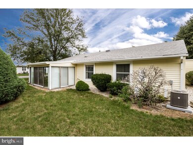 122 Chatham Dr unit C, Monroe Township, NJ 08831 - photo 5