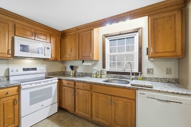 11 Park St, Windham, NH 03087 - photo 3