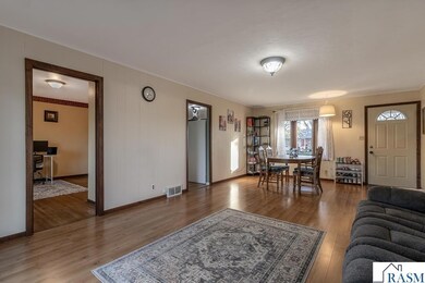 711 E Blue Earth St, Lake Crystal, MN 56055 - photo 6