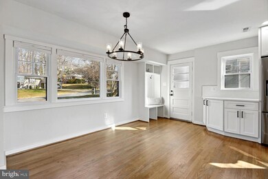 9229 Brian Dr, Vienna, VA 22180 - photo 3