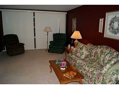 1022 Barberry Ln, Columbus, OH 43213 - photo 3