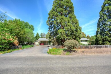 2930 Oakridge Ave, Central Point, OR 97502 - photo 4