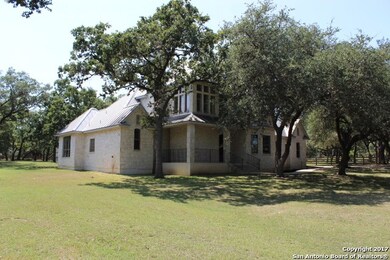 9505 Majestic Oak Cir, San Antonio, TX 78255 - photo 2