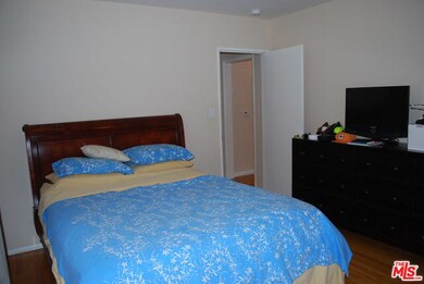 21915 Ybarra Rd, Woodland Hills, CA 91364 - photo 7