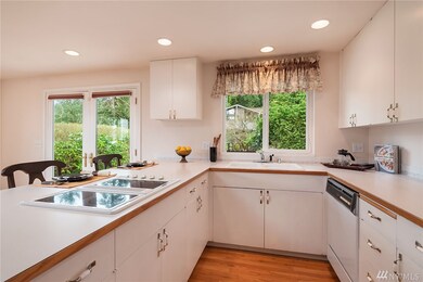 8714 Talbot Rd, Edmonds, WA 98026 - photo 5