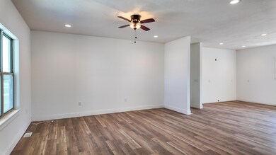 720 E Vivian St, Bolivar, MO 65613 - photo 3