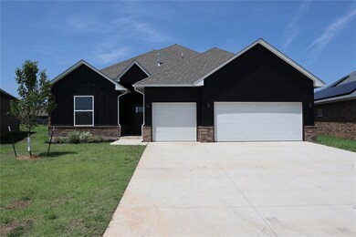 10617 Little Sallisaw Creek Dr, Yukon, OK 73099 - photo 2