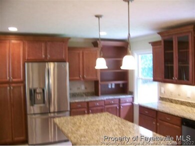 701 Emeline Ave, Fayetteville, NC 28303 - photo 4