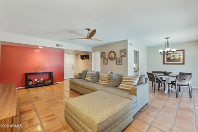 family room 2