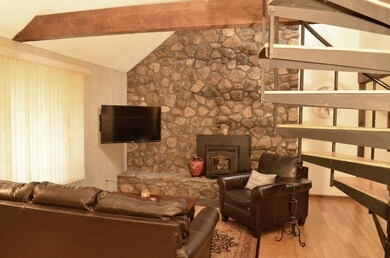 43 Quaker St, Northbridge, MA 01534 - photo 4