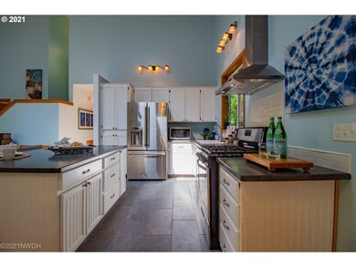 2071 Augusta St, Eugene, OR 97403 - photo 7