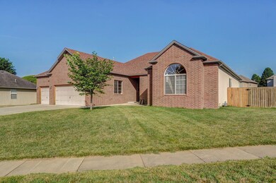 609 N Montclair Way, Nixa, MO 65714 - photo 2