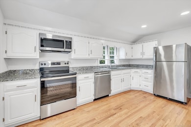 273 Wheeler Park Ave, Fairfield, CT 06825 - photo 3