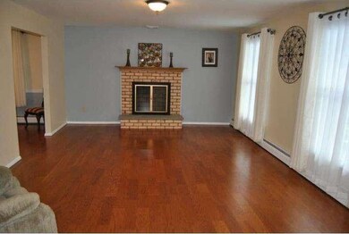 726 Pineview Ln, North Wales, PA 19454 - photo 3