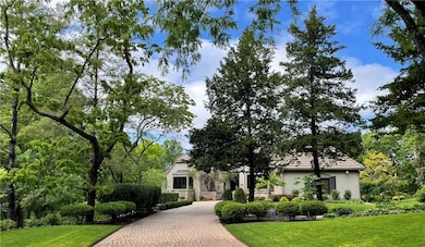 10504 S Highland Ln, Olathe, KS 66061 - photo 7