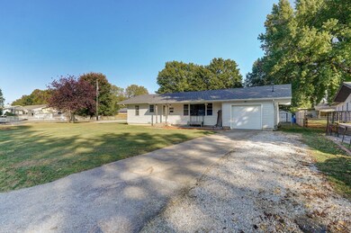 2627 E Horning St-3