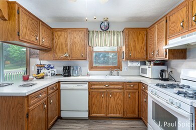 6634 Sunfield Dr SW, Byron Center, MI 49315 - photo 4