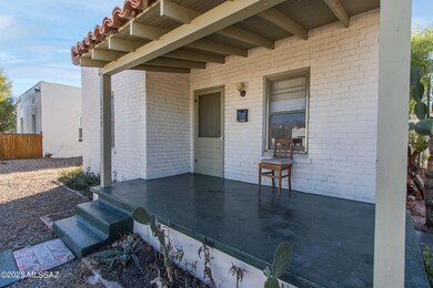 1540 E 9th St-7