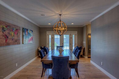 005_Dining Room