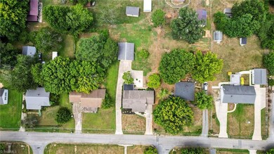 307 Sunrise Ave, Asheboro, NC 27203 - photo 2