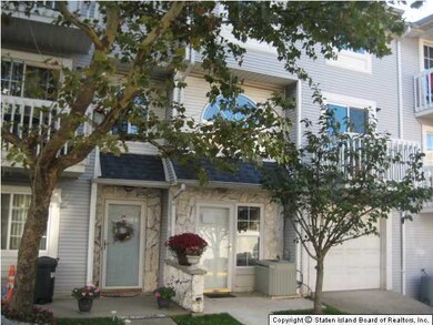 41 Country Dr N unit A, Staten Island, NY 10314 - photo 2