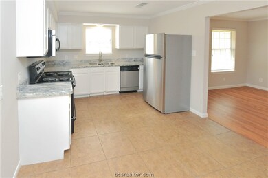 2100 Southwood Dr unit 22, College Station, TX 77840 - photo 6