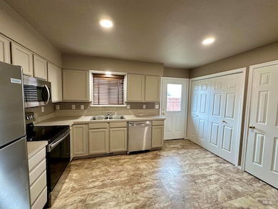 1020 N 2nd St, Payette, ID 83661 - photo 5