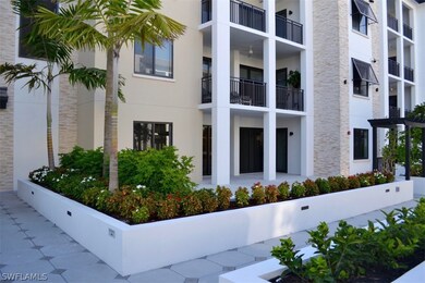 Corner unit view