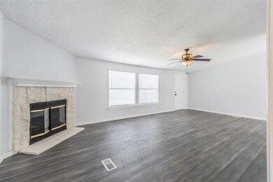 8224 Moyer Ct, Joshua, TX 76058 - photo 4