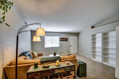 family room 2