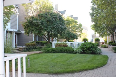 453 E Putnam Ave unit 4I, Cos Cob, CT 06807 - photo 5