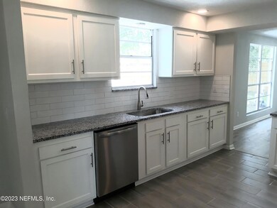 1031 Jamaica Rd E, Jacksonville, FL 32216 - photo 5