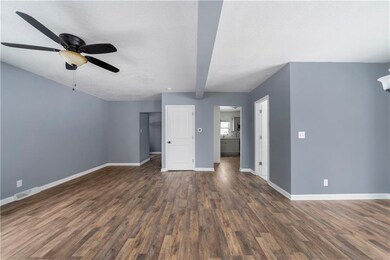 1263 E 34th St, Des Moines, IA 50317 - photo 6