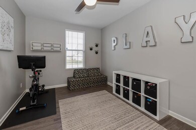 15461 Eastpark Cir W, Fishers, IN 46037 - photo 3