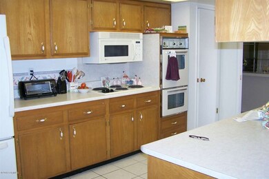 10912 W Cameo Dr, Sun City, AZ 85351 - photo 5