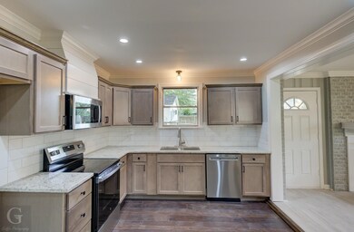 245 Stuart Ave, Shreveport, LA 71105 - photo 7