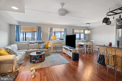 200 10 Lombard St unit 713, Philadelphia, PA 19147 - photo 4