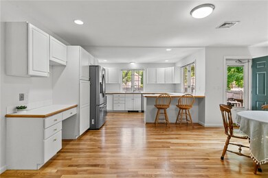 5 Fairview Cir, Barrington, RI 02806 - photo 4