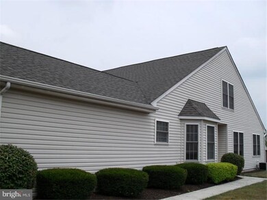 305 Jefferson Ct, Royersford, PA 19468 - photo 2