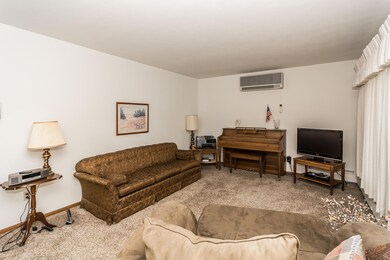 1706 Hoven Ln Crookston MN-large-002-4-L