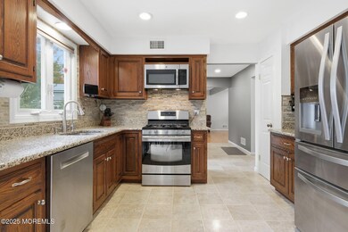 8 Fowler Ct, Red Bank, NJ 07701 - photo 6