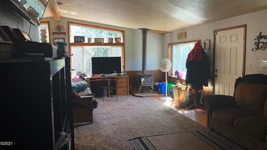 Living room.-