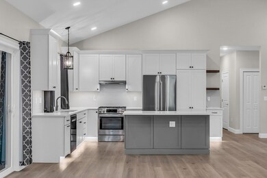 438 Middle Winchendon Rd, Rindge, NH 03461 - photo 7