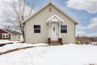 3325 Southland St SW, Cedar Rapids, IA 52404 - photo 3